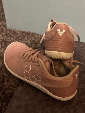 Vivobarefoot size 7